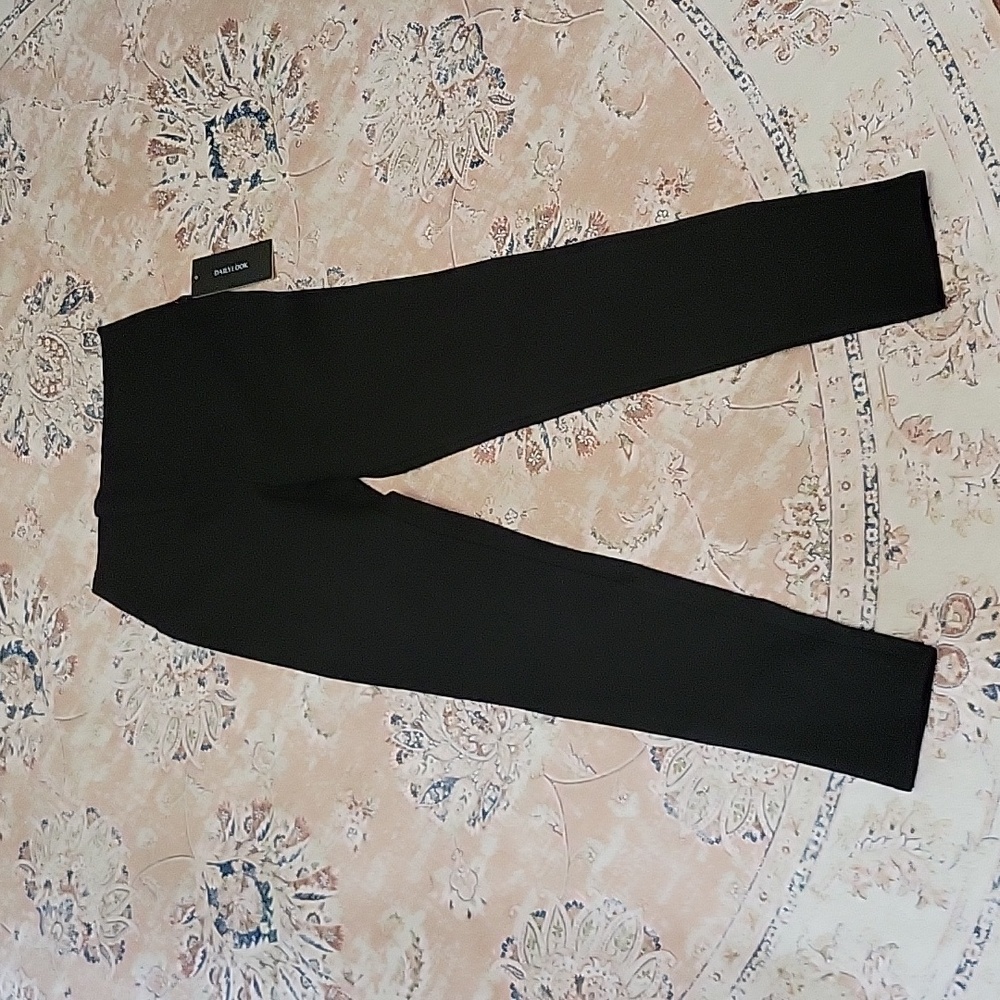 Daily Look black stretch scuba pants skinny pull on wide waistband Small…New